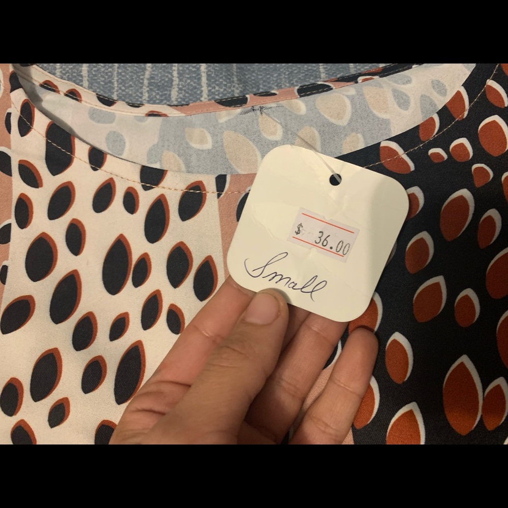 Patterned Top - Picture 2 of 2